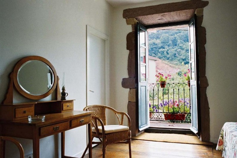 HOSTAL DONOSTI hostal donosti: