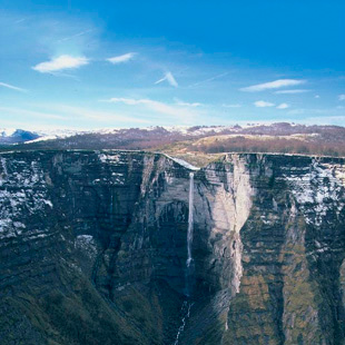 Monte Santiago, Monumento Natural y agua cantarina